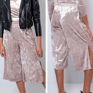 EVERLY Crushed Velvet Culottes Capris Gold Size Small